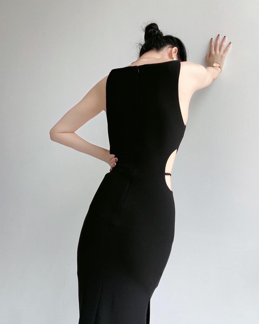 Đầm tiệc 2 dây cổ cao , khoét eo sang trọng
