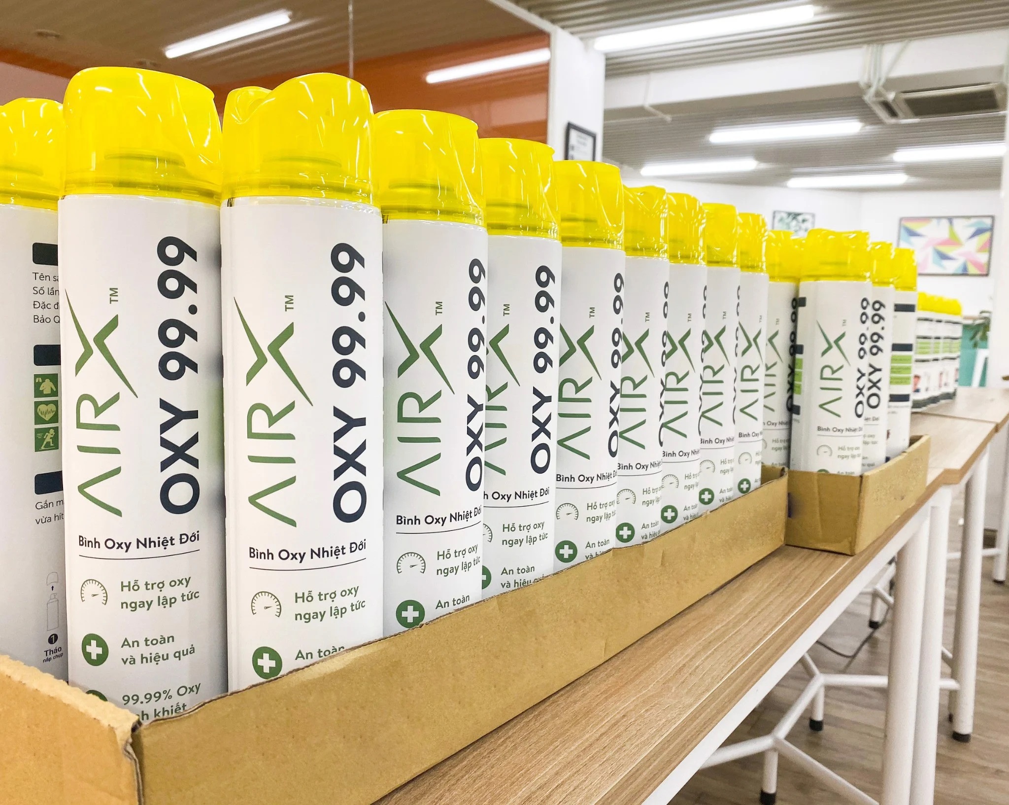 [HCM][Hỗ Trợ Mùa Dịch ] BÌNH OXY NHIỆT ĐỚI - AIRX OXY 99.99+  Mask Thở Oxy Krystal Mask (Bình Oxy Nhiệt Đới AirX 7250ml - 180 Lần Thở Và Mask Thở Oxy Tiệt Trùng - Krystal Mask)