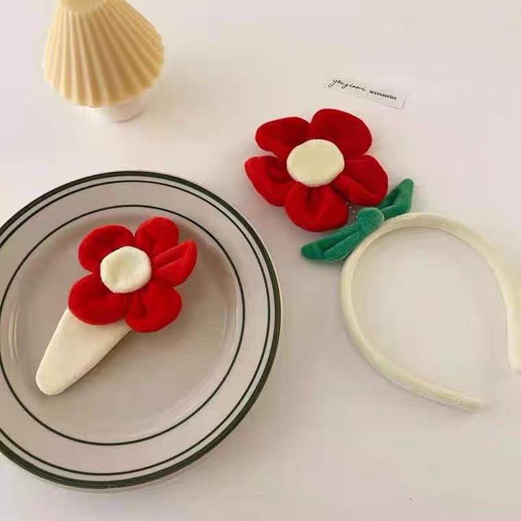 CÀI TÓC BÔNG HOA ĐỎ CUTE