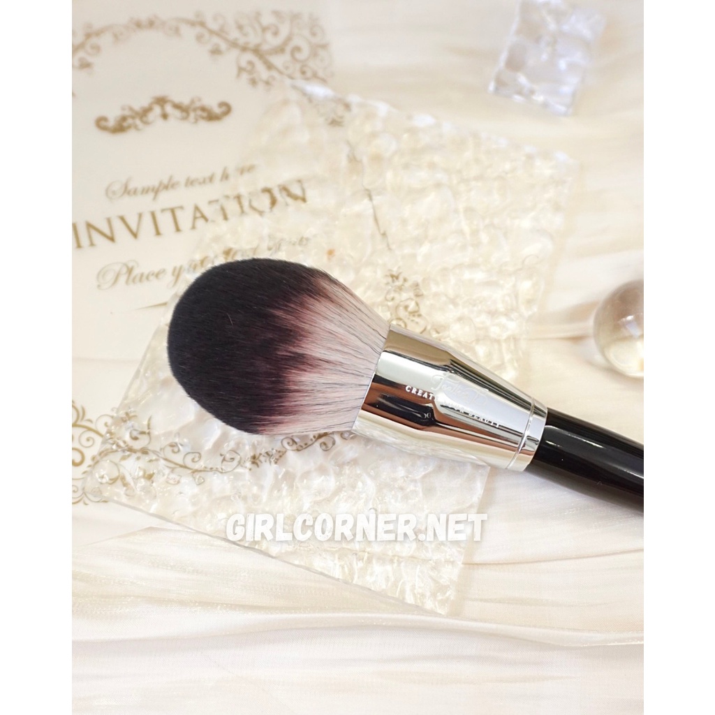 Cọ phủ phấn bột Feather B - S91