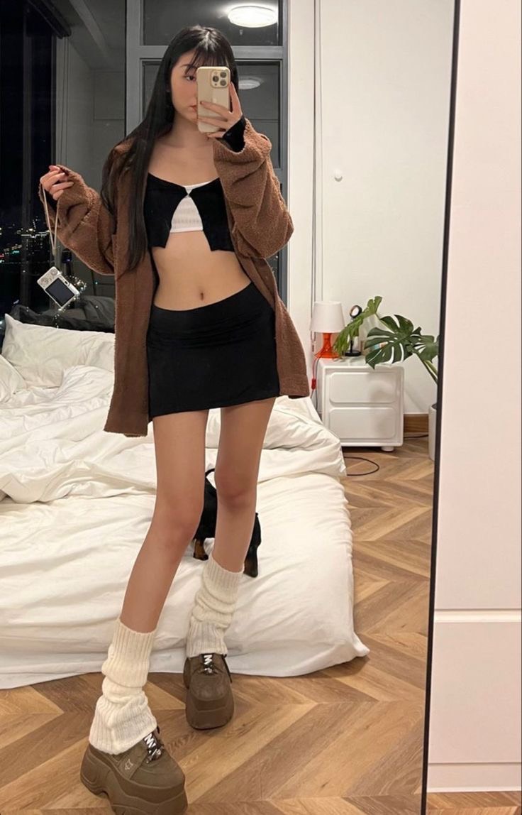 Chân Váy Cạp Trễ Y2K - Tharo Clothing [VAY00021]