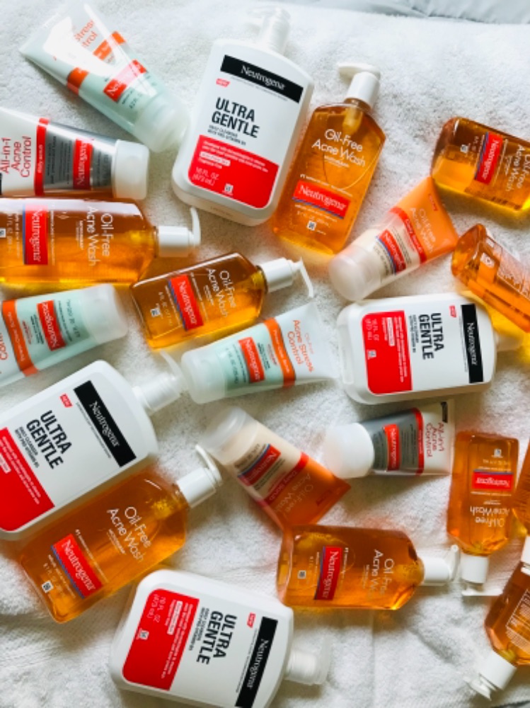 Neutrogena Oil-Free Acne Stress Control Scrub _ 125ml