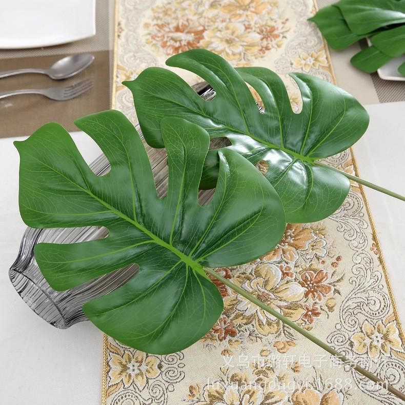 1 cành Lá trầu bà , lé xẻ nhân tạo