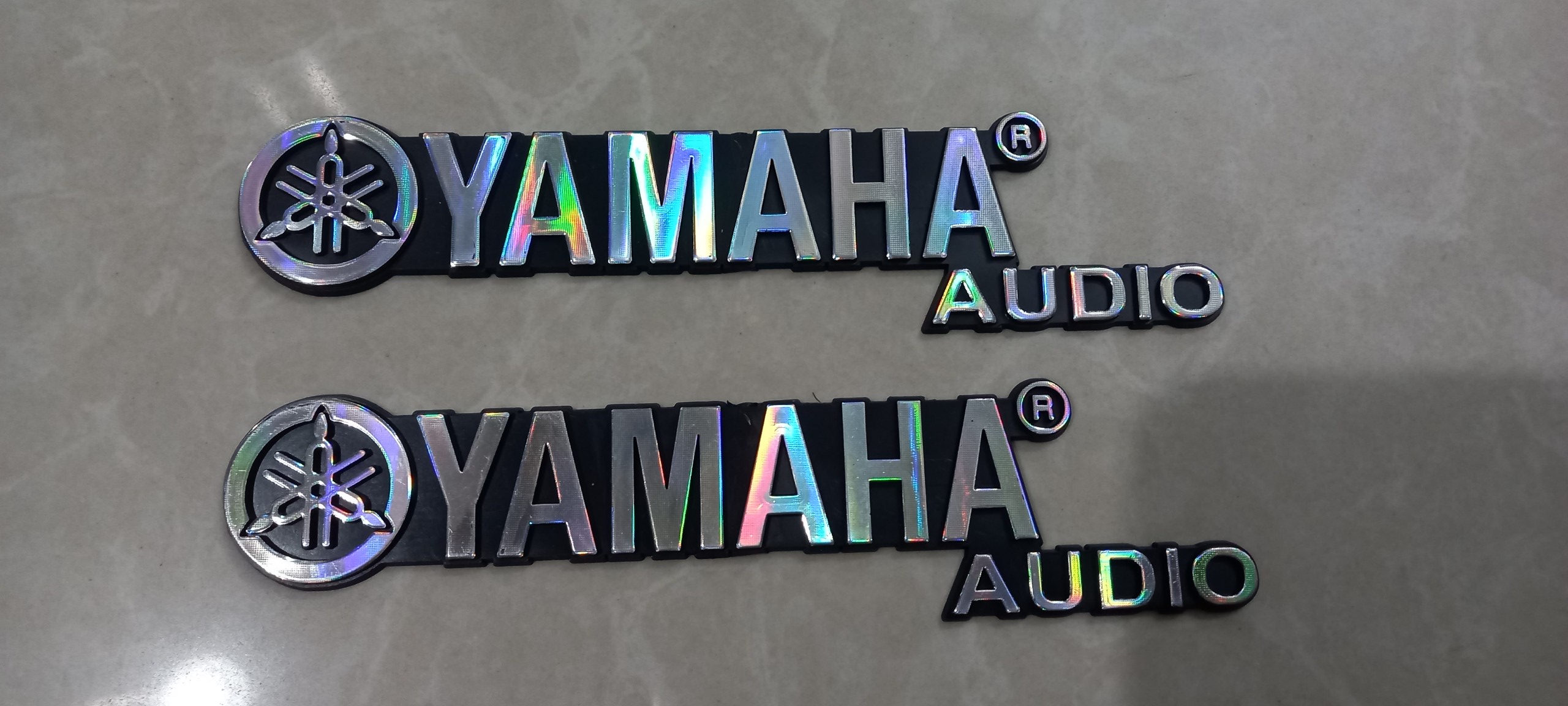 Tem Dán Thùng Loa Yamaha ( Trắng Crom 1 bộ 28k)