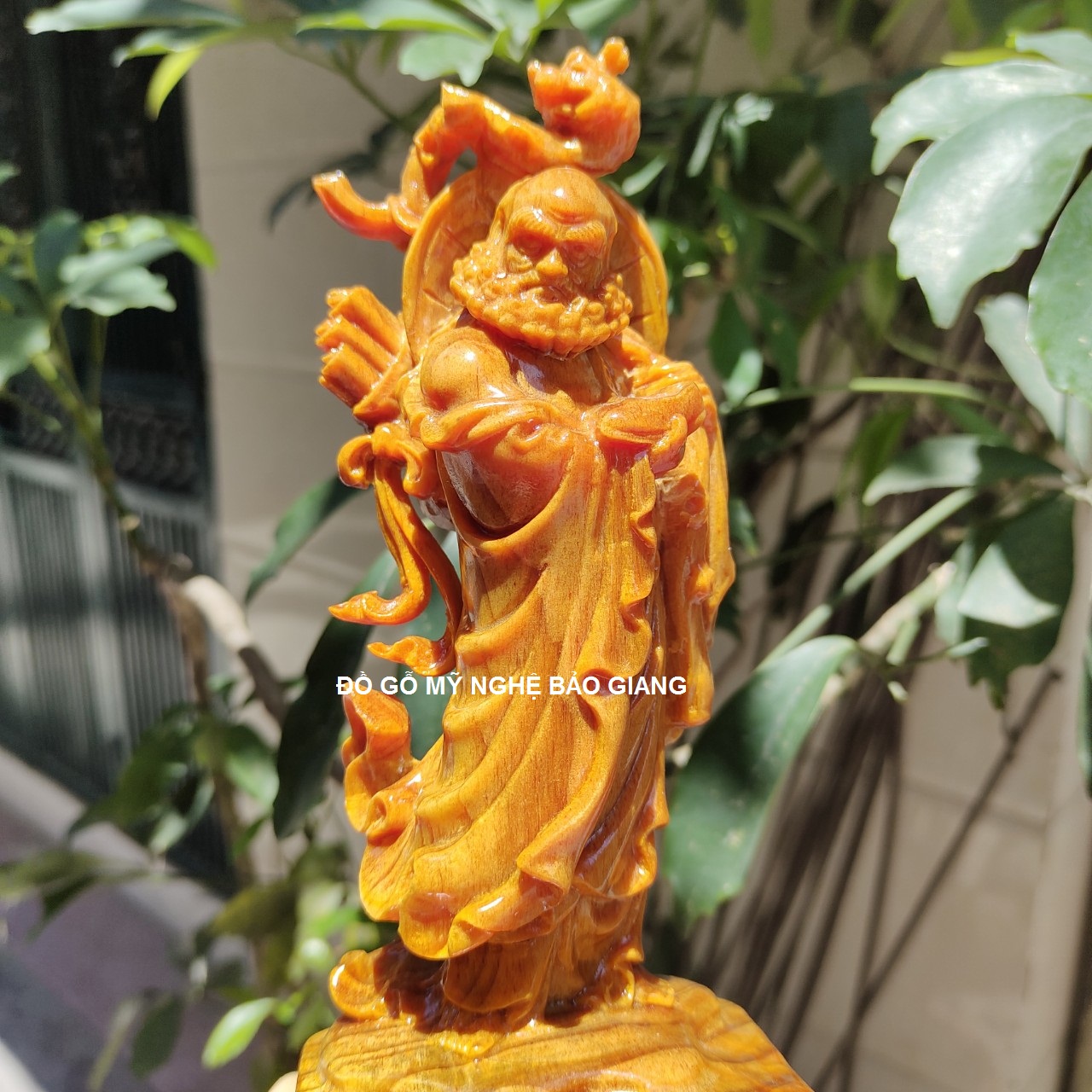 Tượng đạt ma sư tổ gỗ huyết long