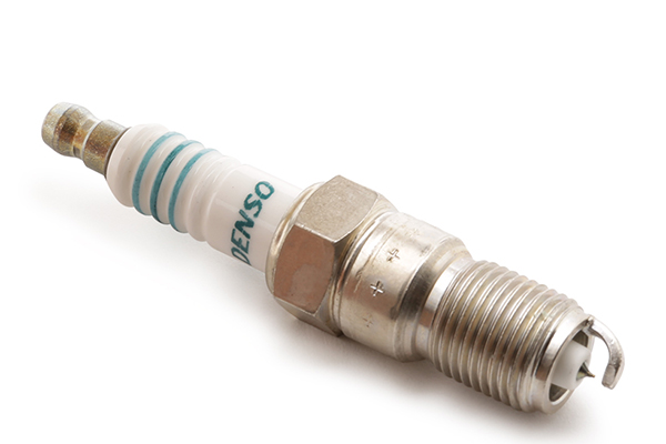 [HCM](Bộ 4 con) Bugi Denso Iridium IT20 Chân Côn Ngắn cho Ford / Mazda (#MONDEO  #ESCAPE 3.0  #ESCALADE #FOCUS...)