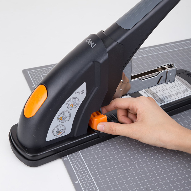 Dập ghim đại 23/6 ~ 23/23; 210 tờ 0385 (Deli)