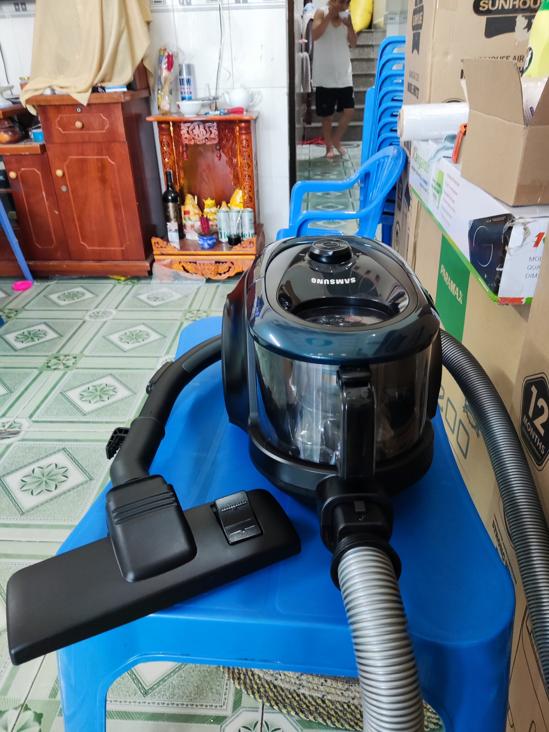 Máy hút bụi Samsung VC18M21M0VN/SV-N