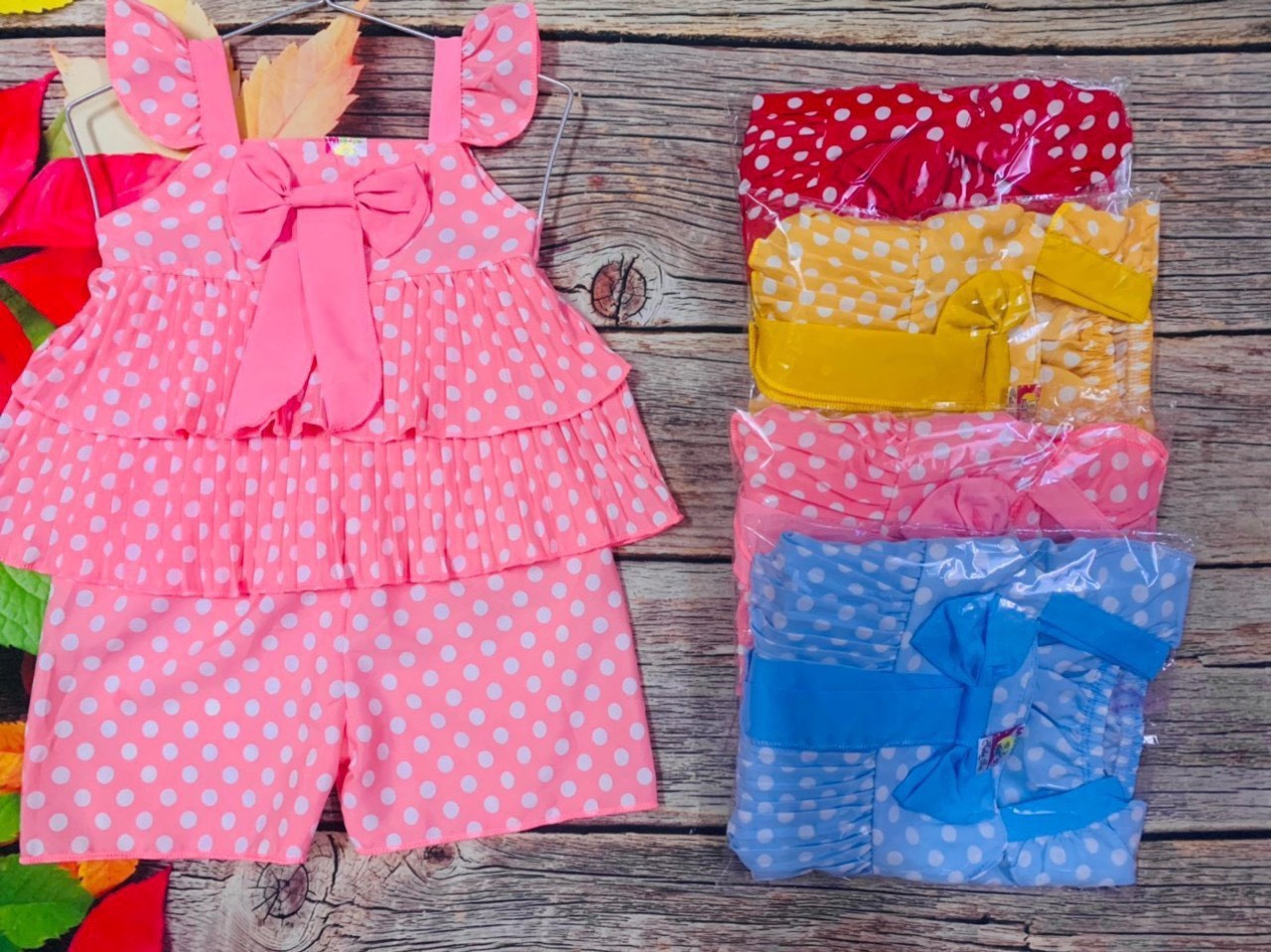 Bộ Lụa  Dây Đính Hoa Bé (6-18kg) (Giao màu ngẫu nhiên)