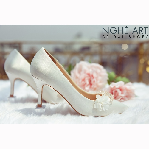 Giày cưới Nghé Art lụa satin đính hoa pha lê 339