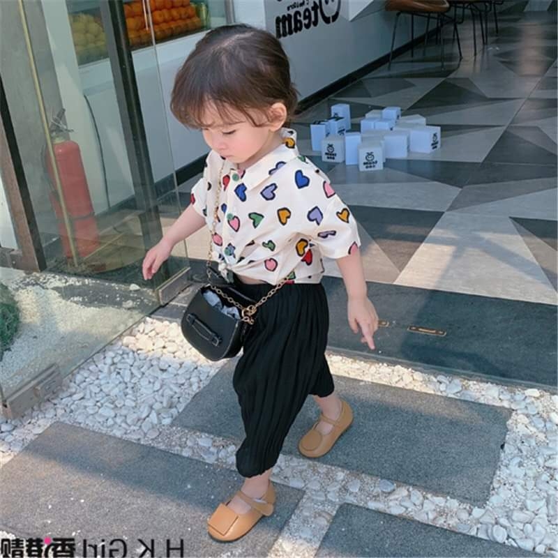 váy hoặc áo hình trái tim cho bé gái