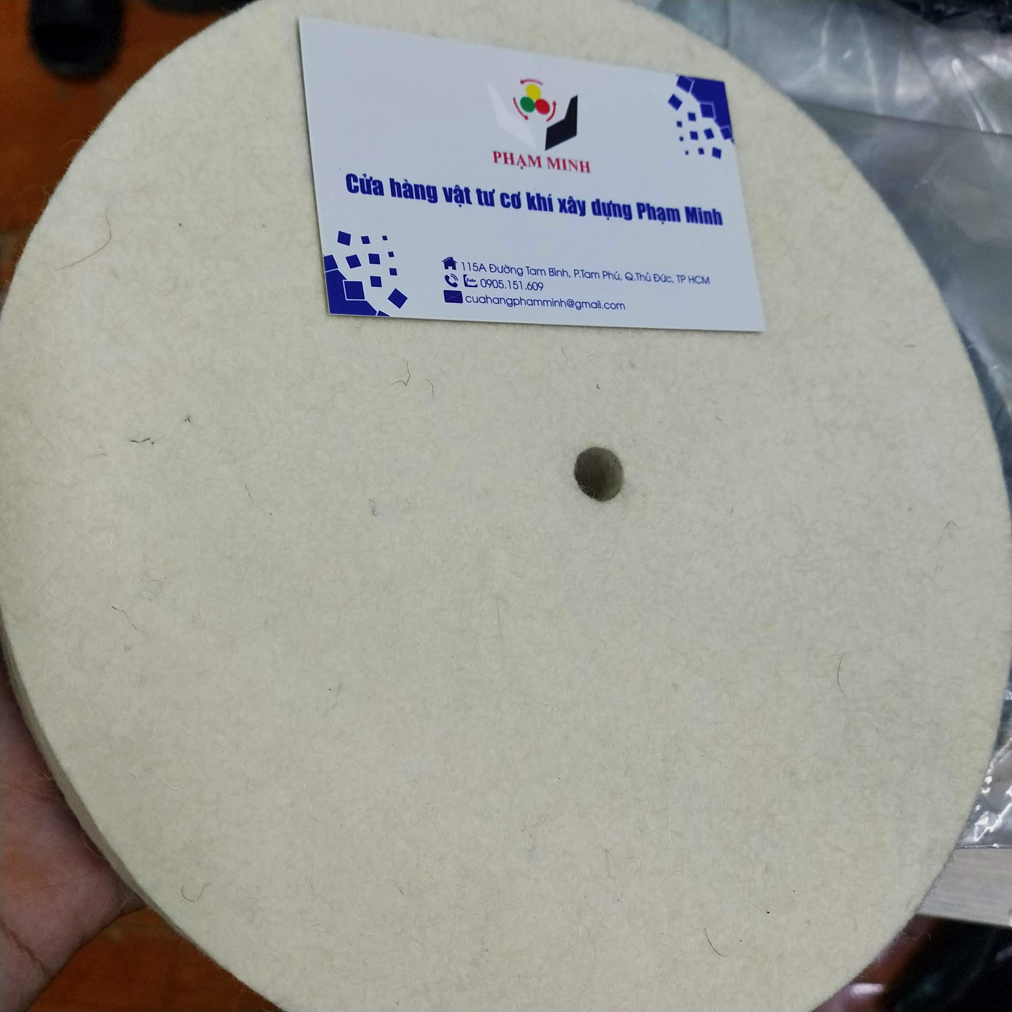 Bánh nỉ trắng lông cừu đánh bóng