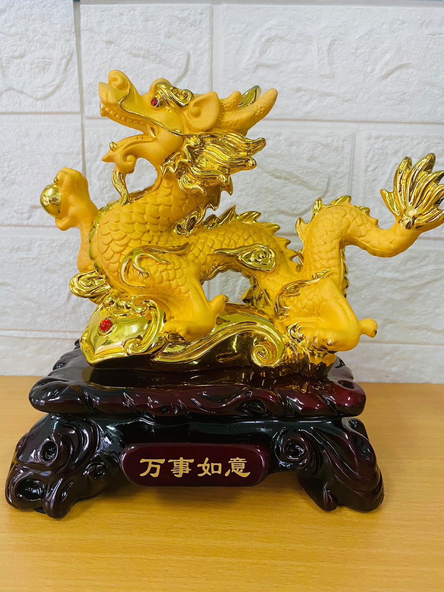 Tượng rồng vàng phong thủy may mắn