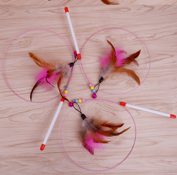 [Hoàn Tiền 10%] Cần câu dành cho mèo (dây thép), được cấu tạo thân nhựa dẻo, lông vũ và những cục bông đầy màu sắc, thu hút các bạn mèo