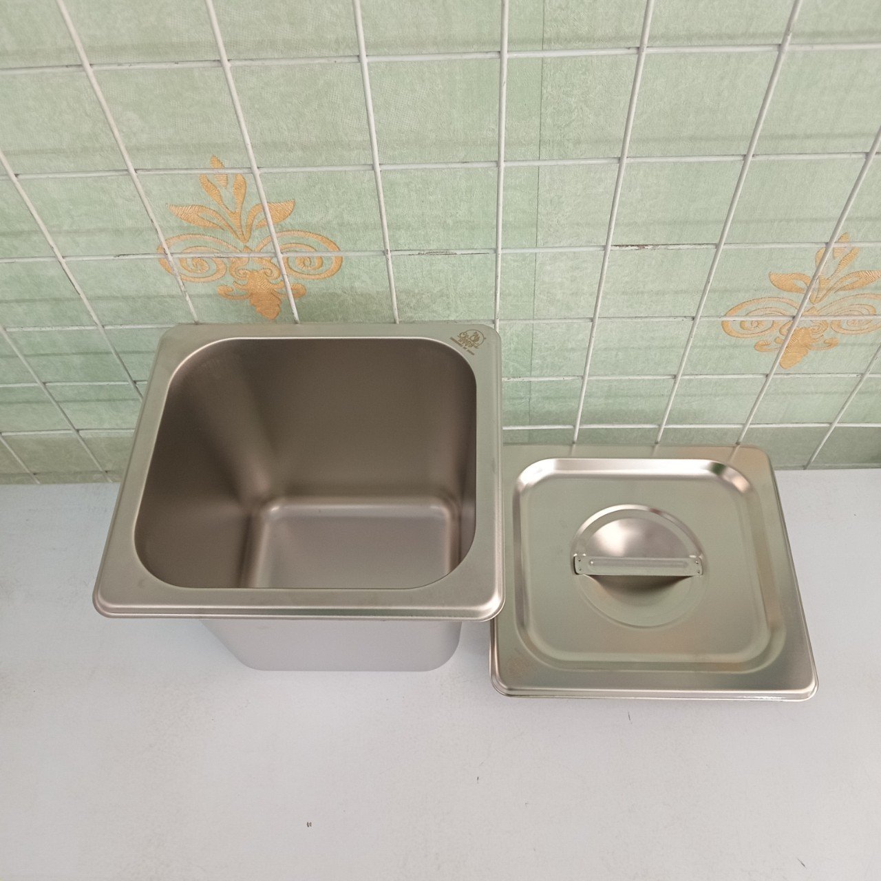 Khay inox 1/6 đựng topping, thực phẩm có nắp