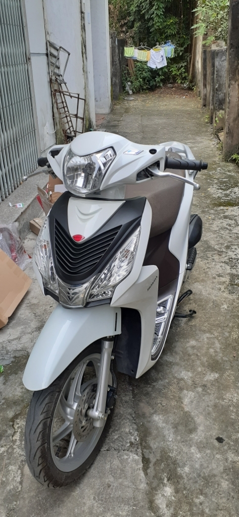 Mặt nạ xe Vision kiểu SH 2014-2020 ( khách lựa màu khi chọn mua nhé! )