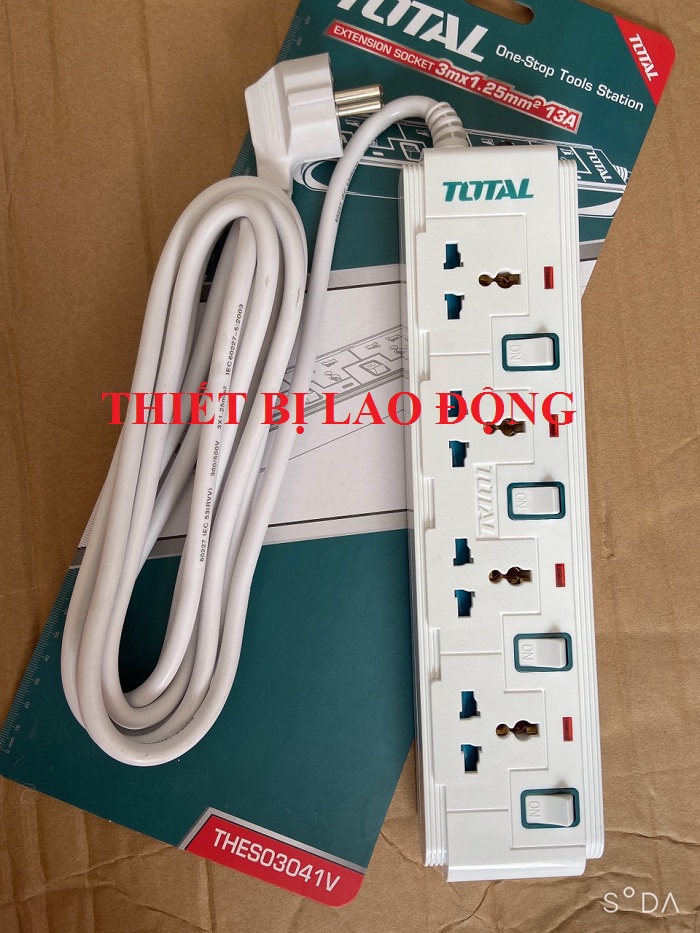 Total - THES03041V Ổ cắm điện 3 chấu có đèn báo 13A