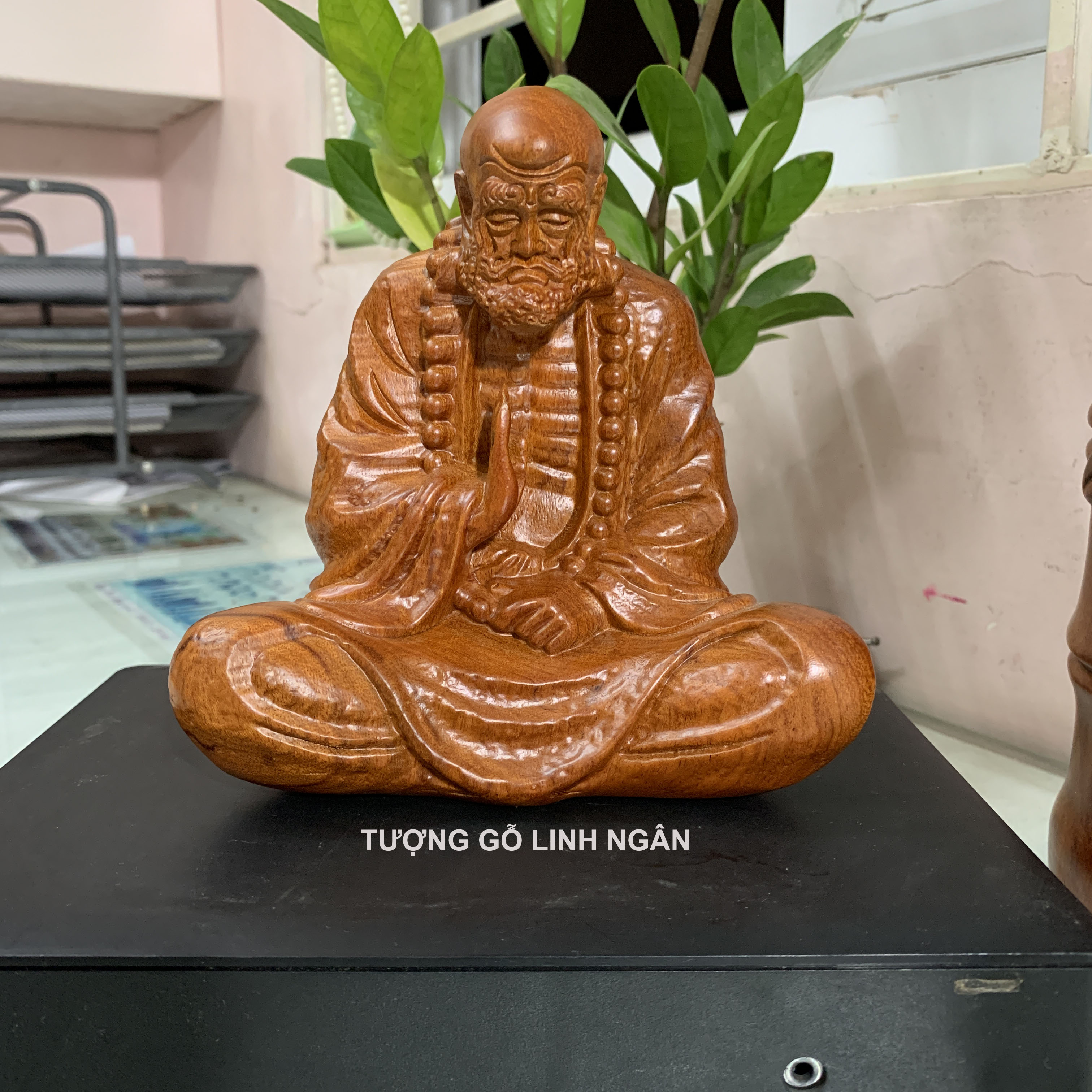 Tượng Đạt ma gỗ hương