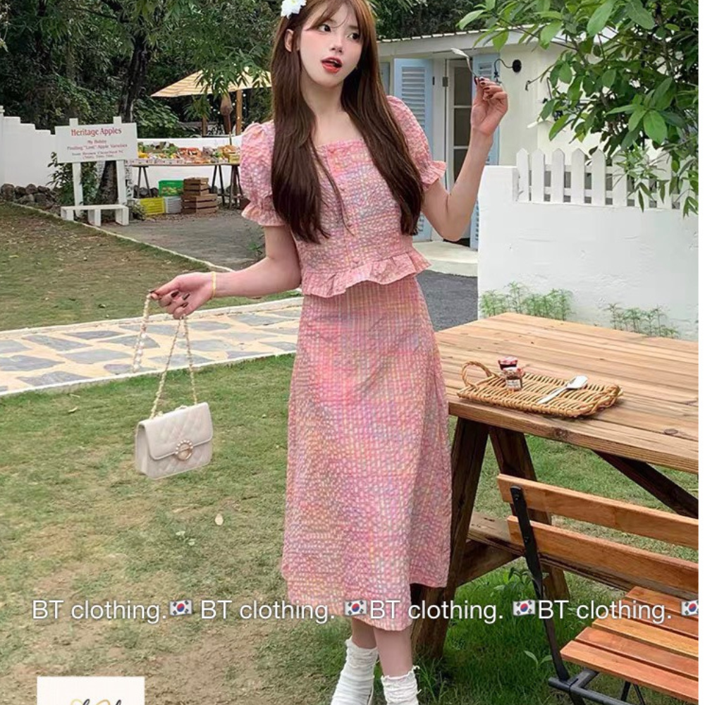 Set áo cổ vuông tay bồng mix chân váy - set váy kẻ hồng hottrend