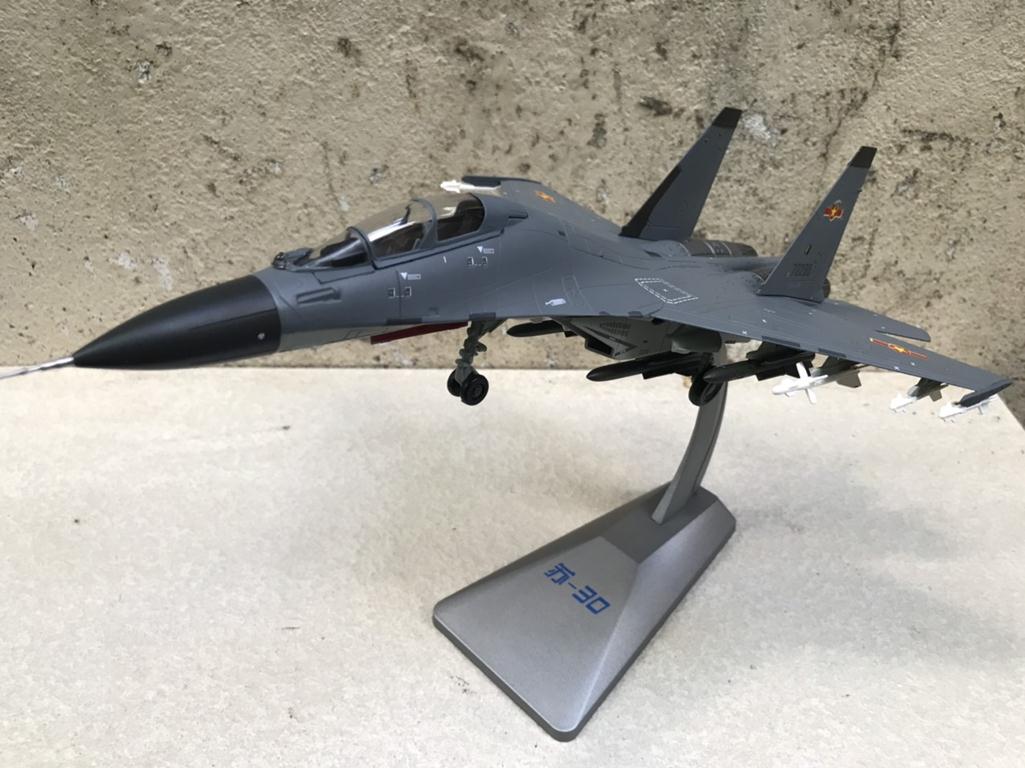 Mô hình máy bay Tiêm kích SU-30MKK 1:72