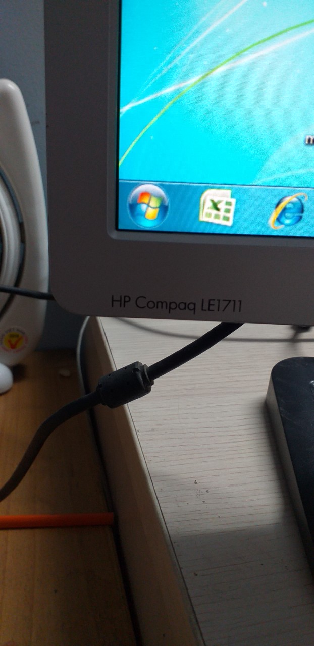 Màn hình HP LE1711