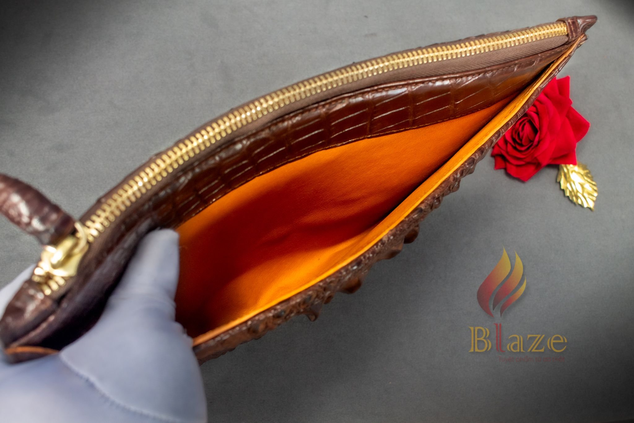 Ví Clutch kẹp nách da cá sấu Blaze