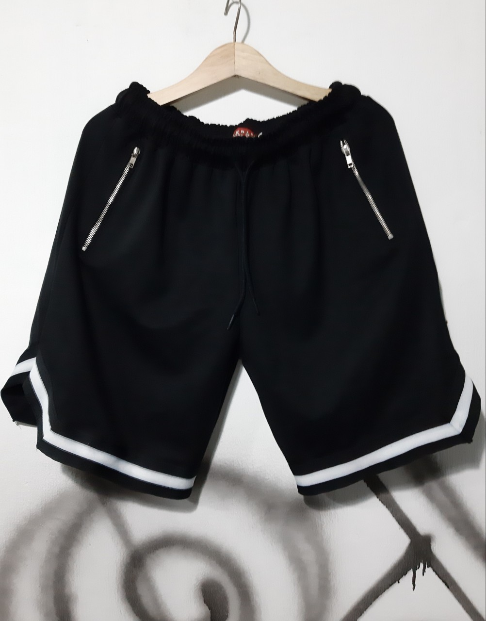 Quần Short thun Line V Unisex & Sport