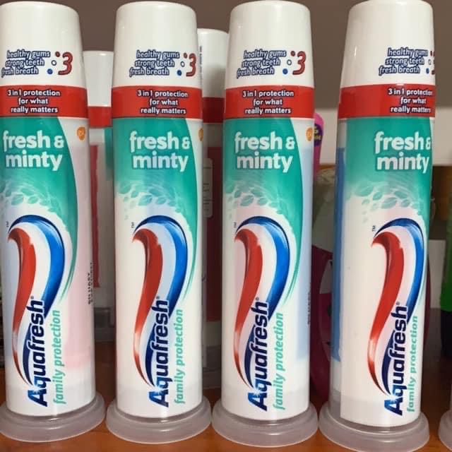 Kem đánh răng AquaFresh Nga