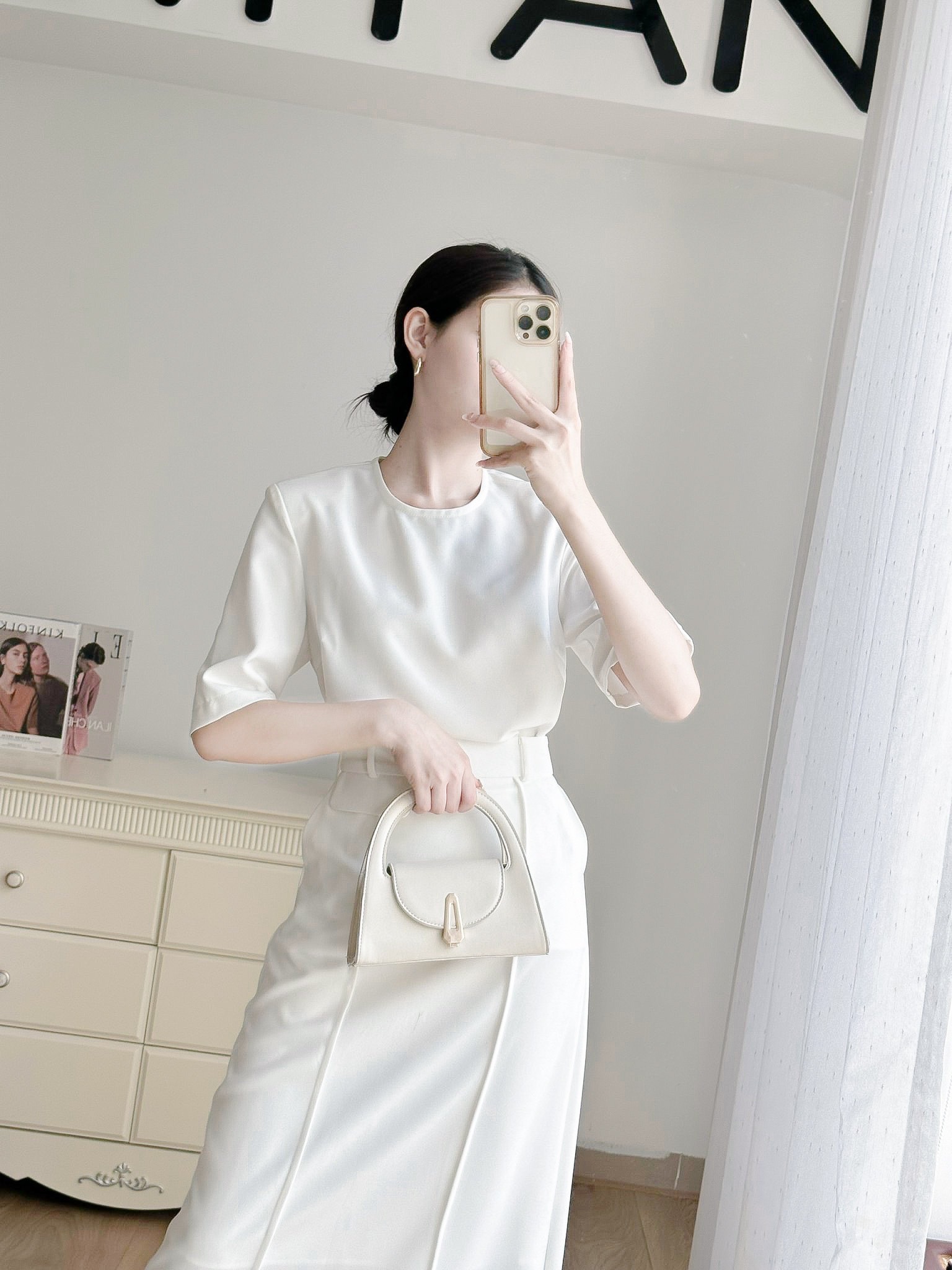 Áo cổ tròn tay lửng đệm vai kiểu dáng basic thanh lịch myan design avn102309