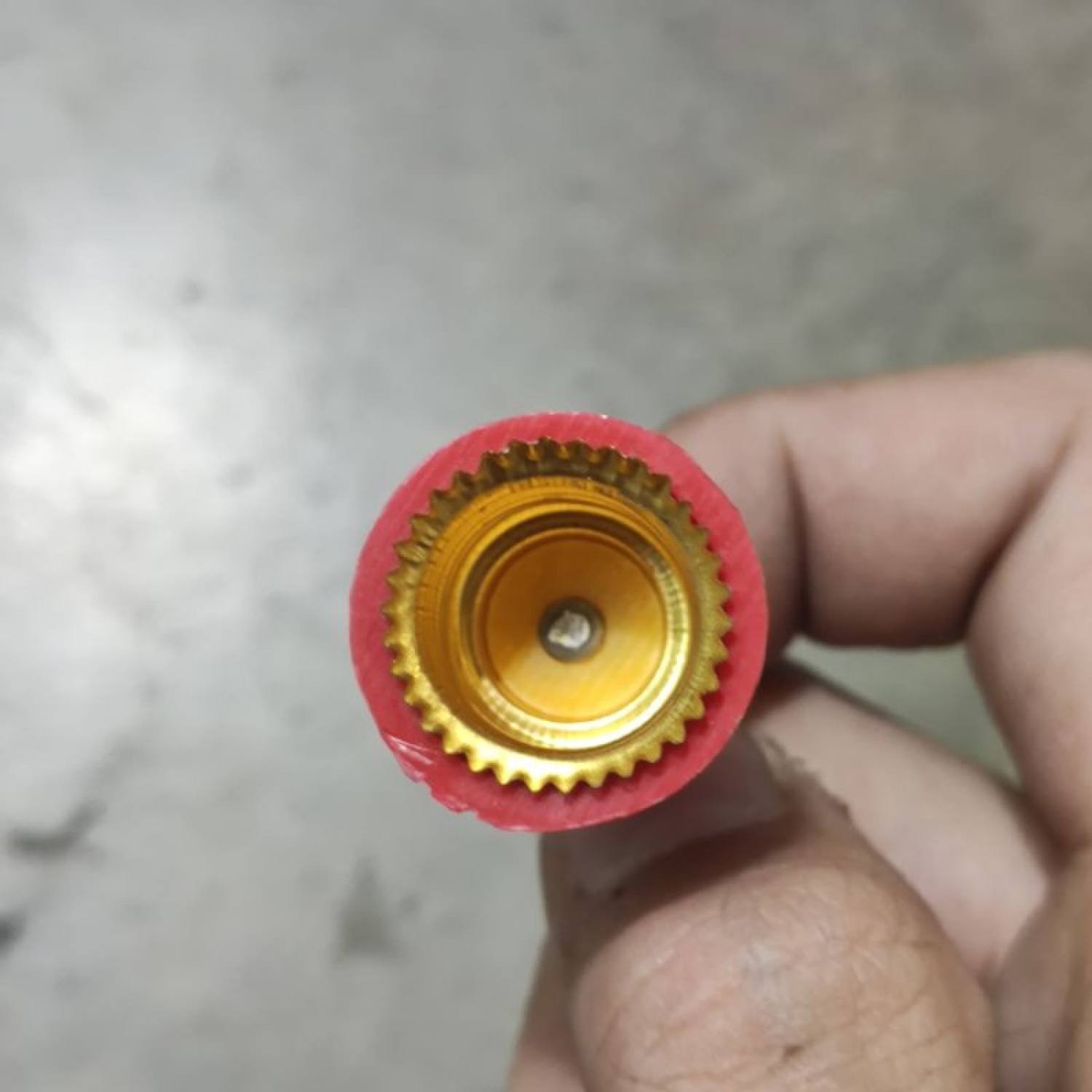 Đuôi đèn E14 gằn bóng trái ớt