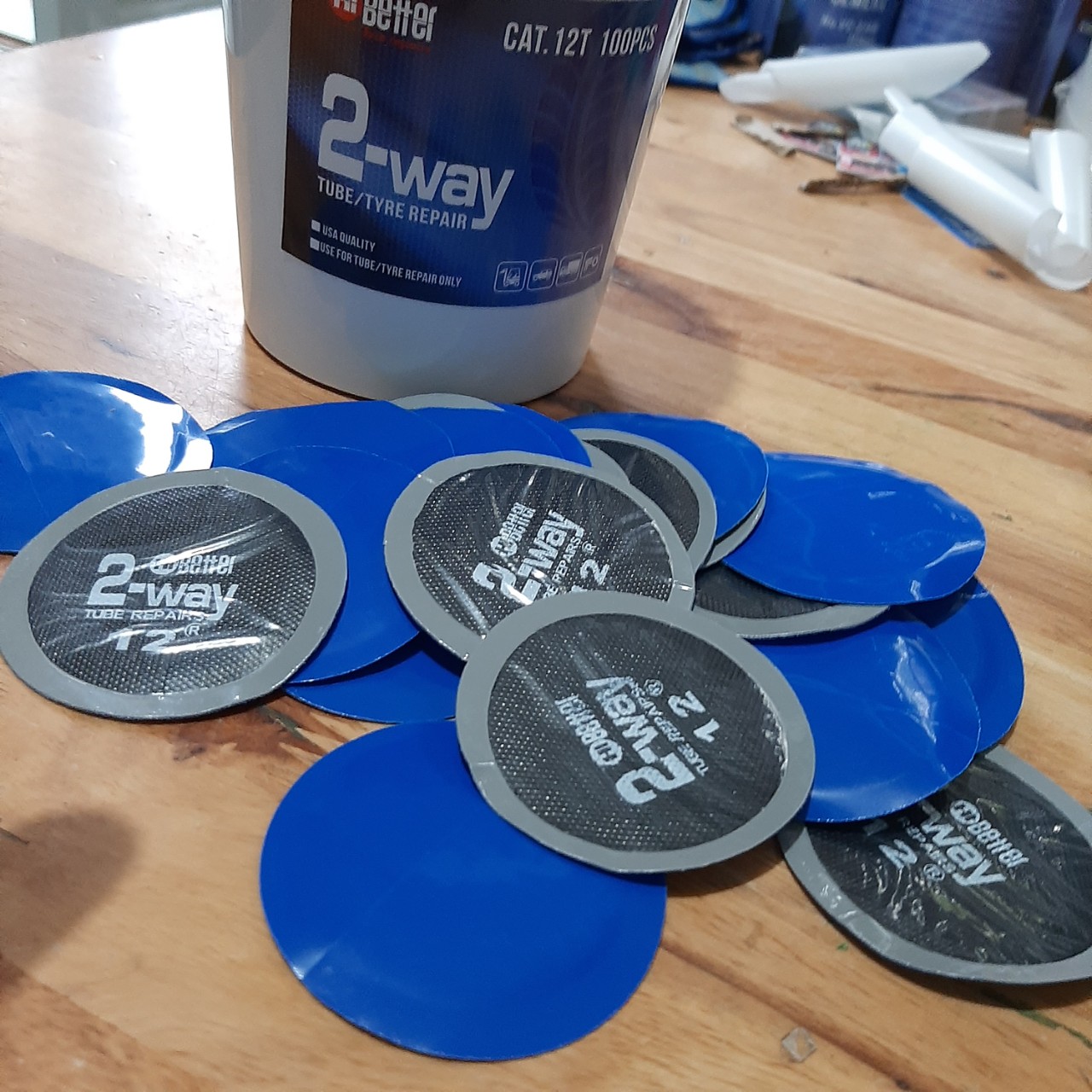 Hộp 100 miếng vá lốp 2way12 kích thước 60mm