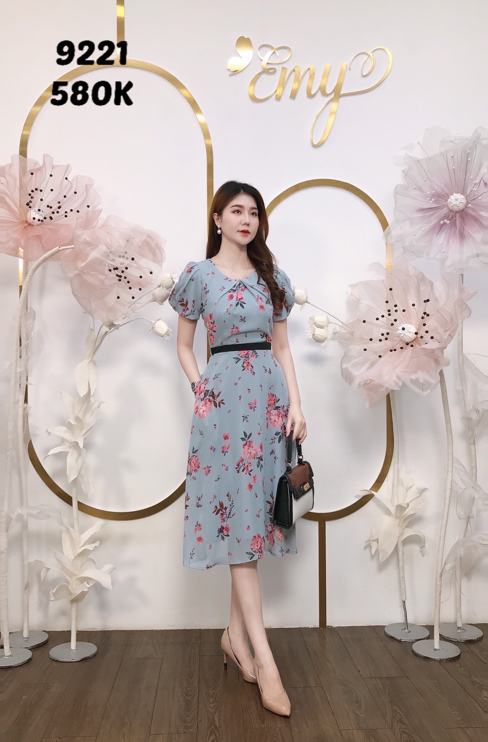 Đầm EMY EM9221 Xòe Hoa Cổ Cách Điệu