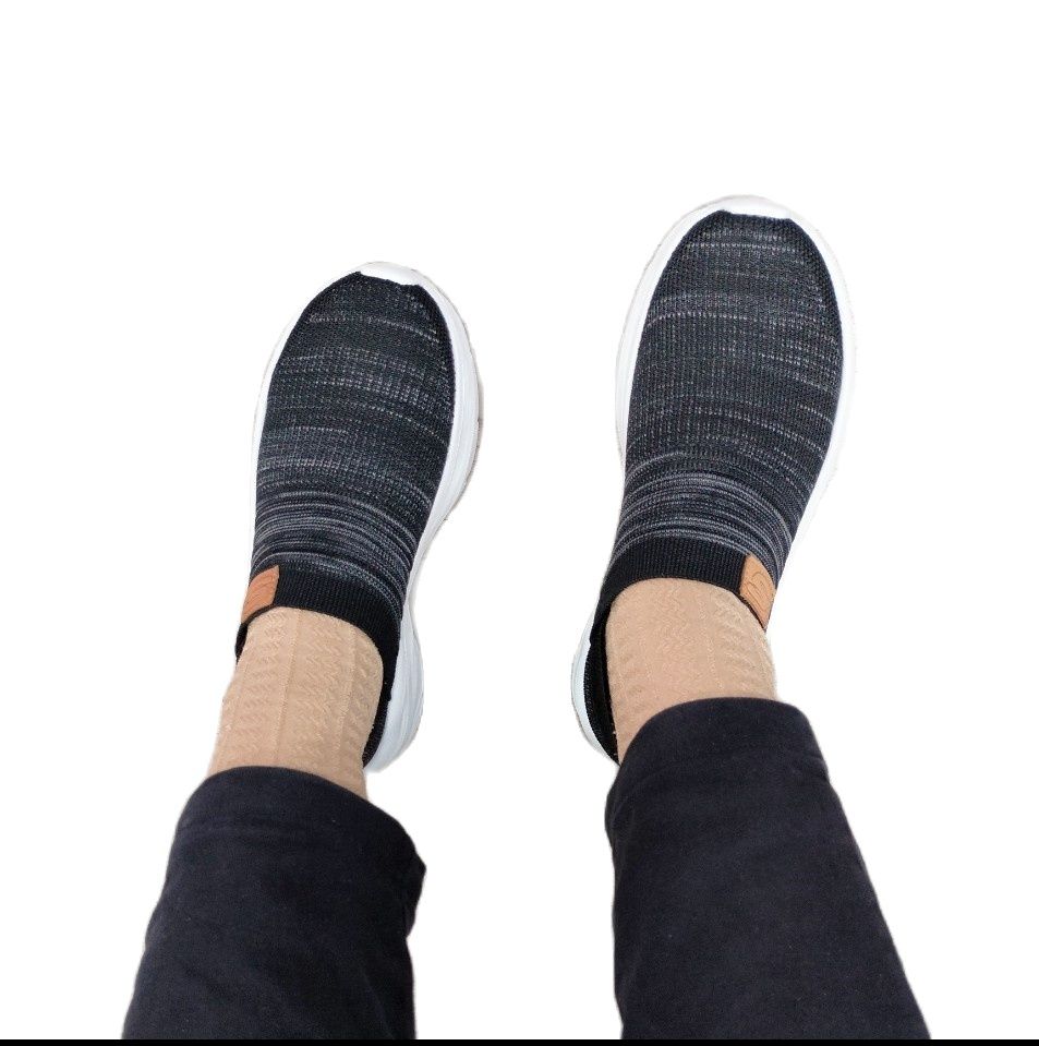 Điều cần thiết để tập luyện chạy bộ là một đôi giày phù hợp. Hãy cùng tìm hiểu về giày chạy bộ Skechers để biết vì sao chúng lại được yêu thích như vậy. Với thiết kế thoải mái và tinh tế, đôi giày Skechers sẽ giúp bạn đạt kết quả tốt nhất trong các buổi tập luyện.