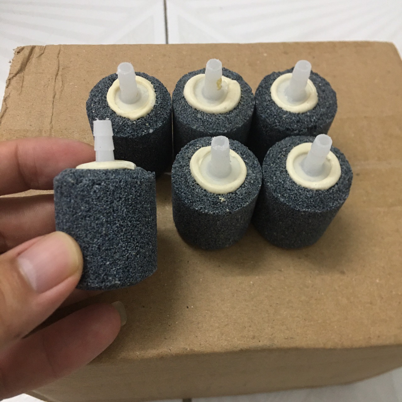 Quả sủi oxy trụ cho bể cá cảnh