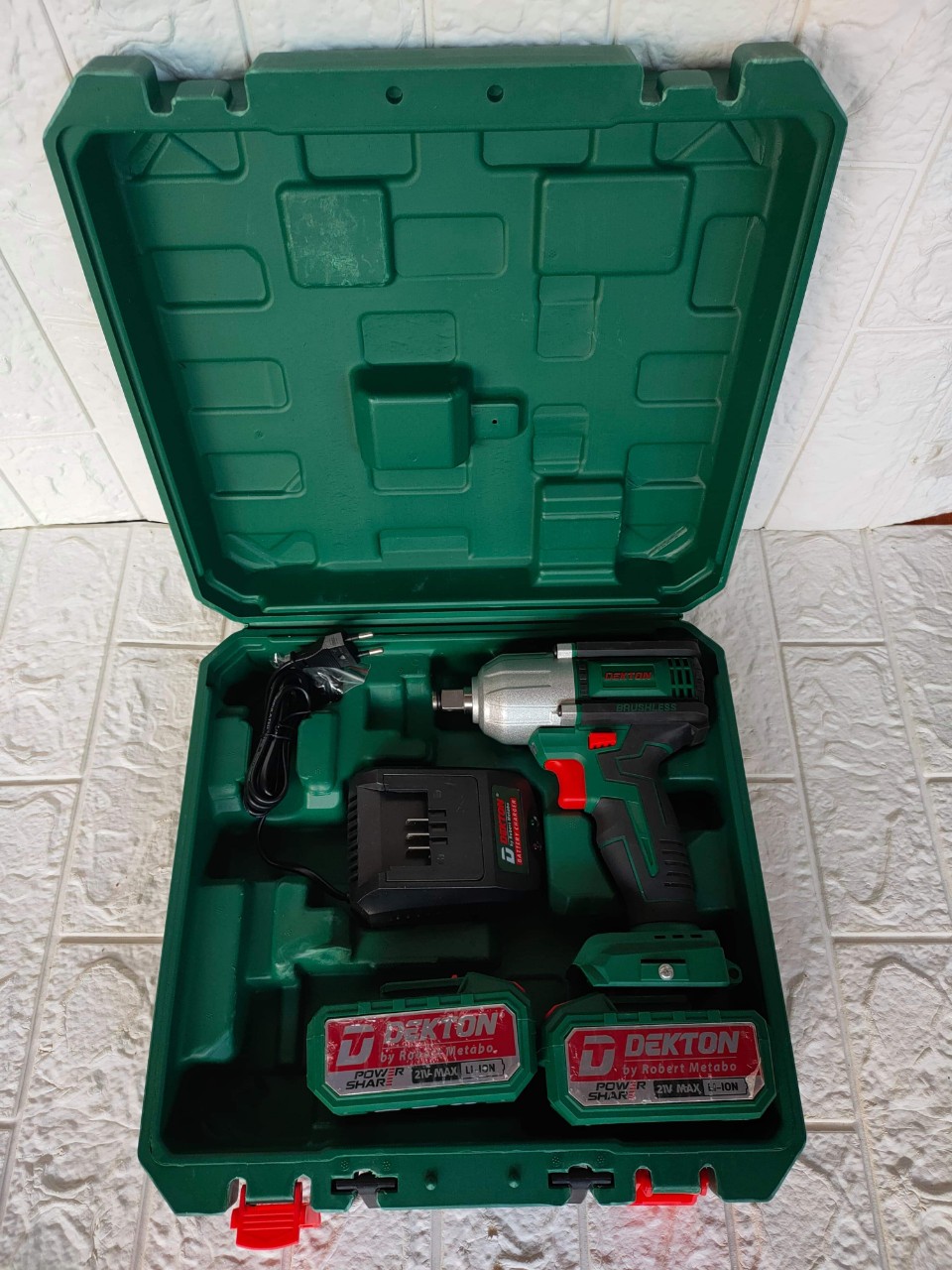Máy siết BuLông DEKTON ( DK-IW2140S ) 475N/m