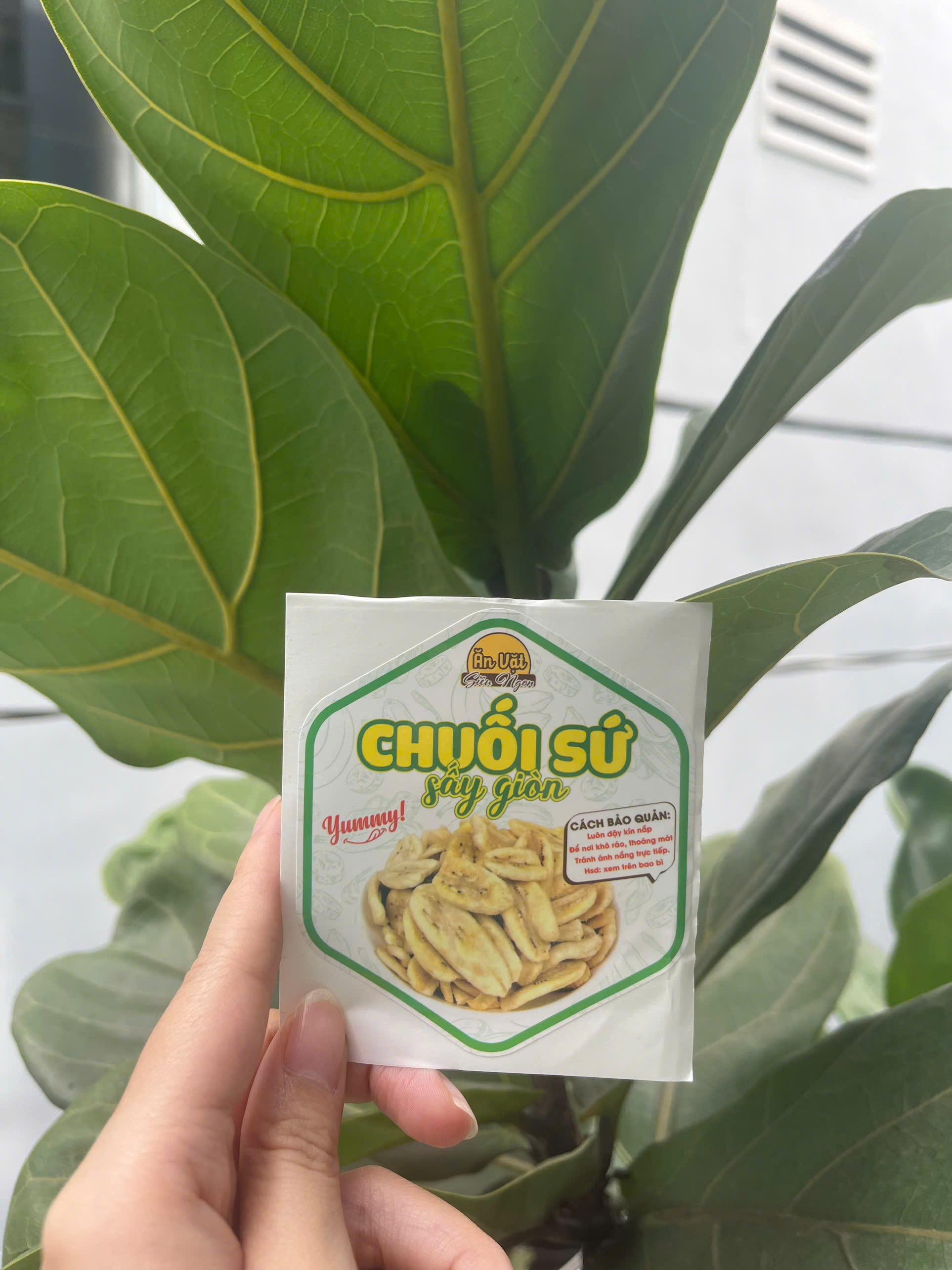 55 tem dán "Chuối sứ sấy giòn" - Lục giác 7x8cm