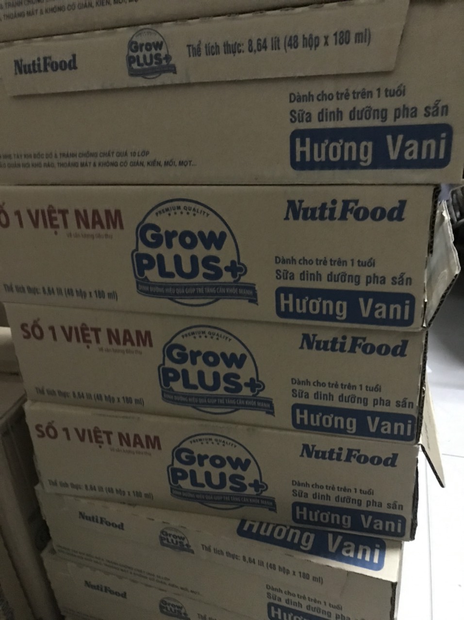Sữa Bột Pha Sẵn Nutifood Grow Plus Xanh 110ml date luôn mới