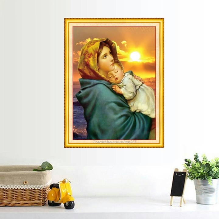 Tranh đính đá Đức mẹ Maria bồng con 50x66cm