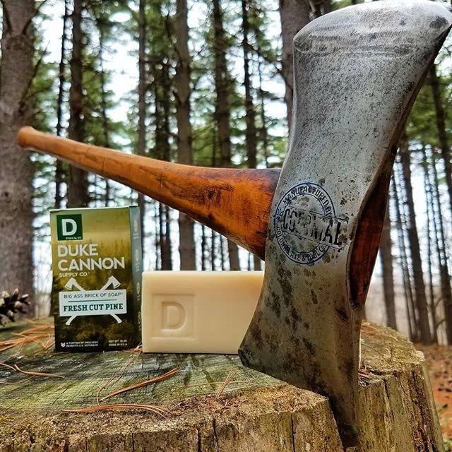 Xà Bông Cục Duke Cannon Fresh Cut Pine 283Gr