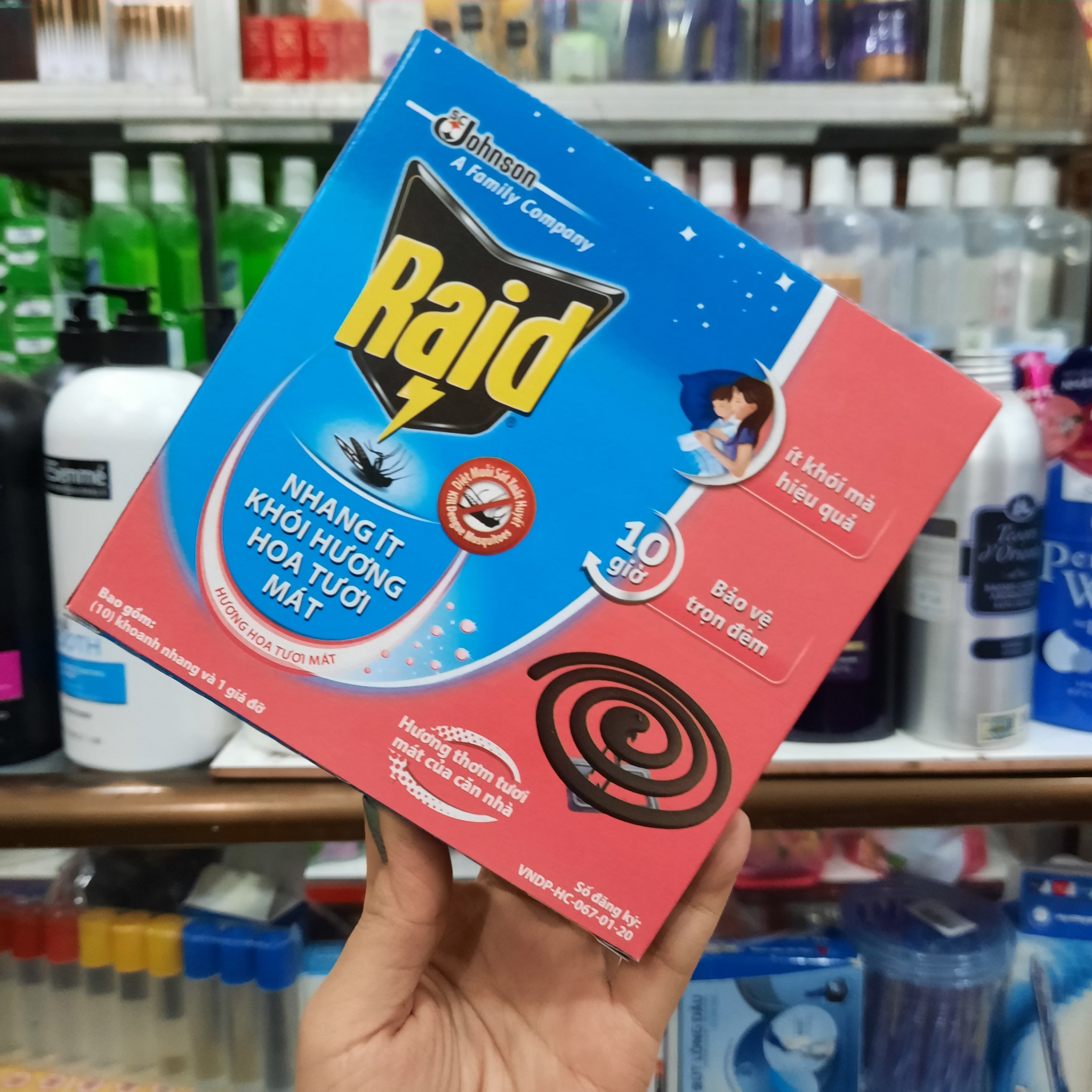 Nhang muỗi Raid ít khói hương hoa tươi mát 1 hộp 10 khoanh