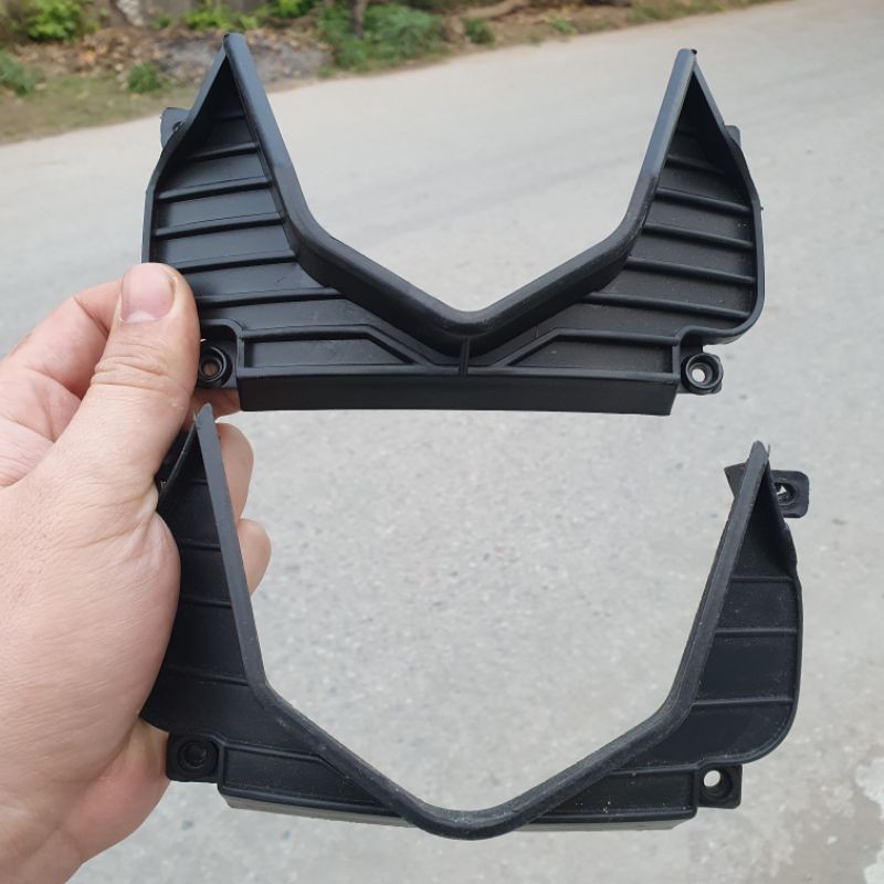 Giá đỡ hộp đèn xe điện xmen