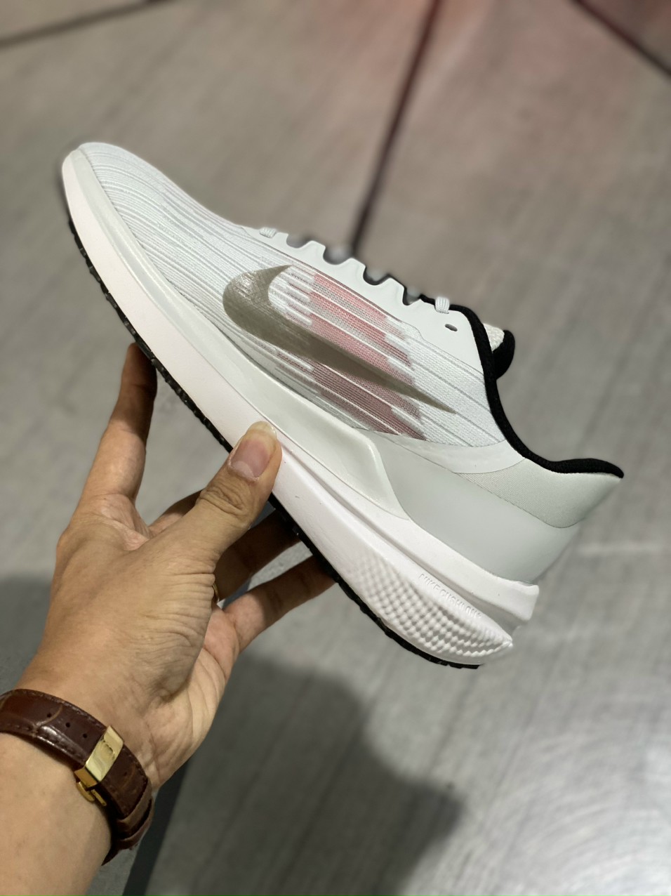 Giày Thể Thao Nam, Giày chạy bộ winflo 9