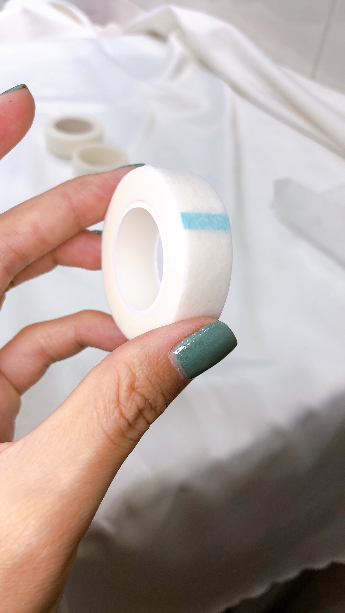 Băng dính dán mi dưới dùng để nối mi