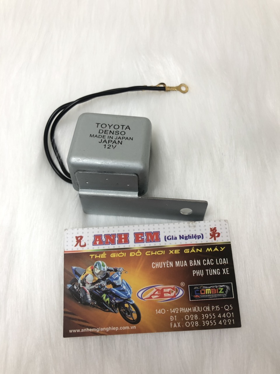 Cục chớp xi nhan kêu tính ton tính ton