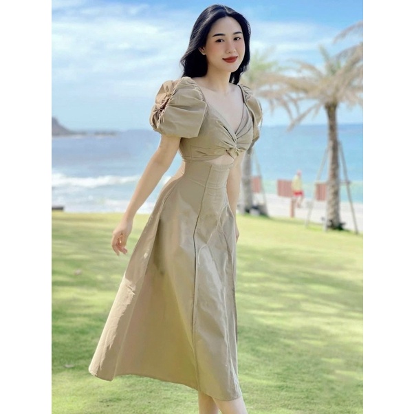Đầm kem xoắn ngực cut-out