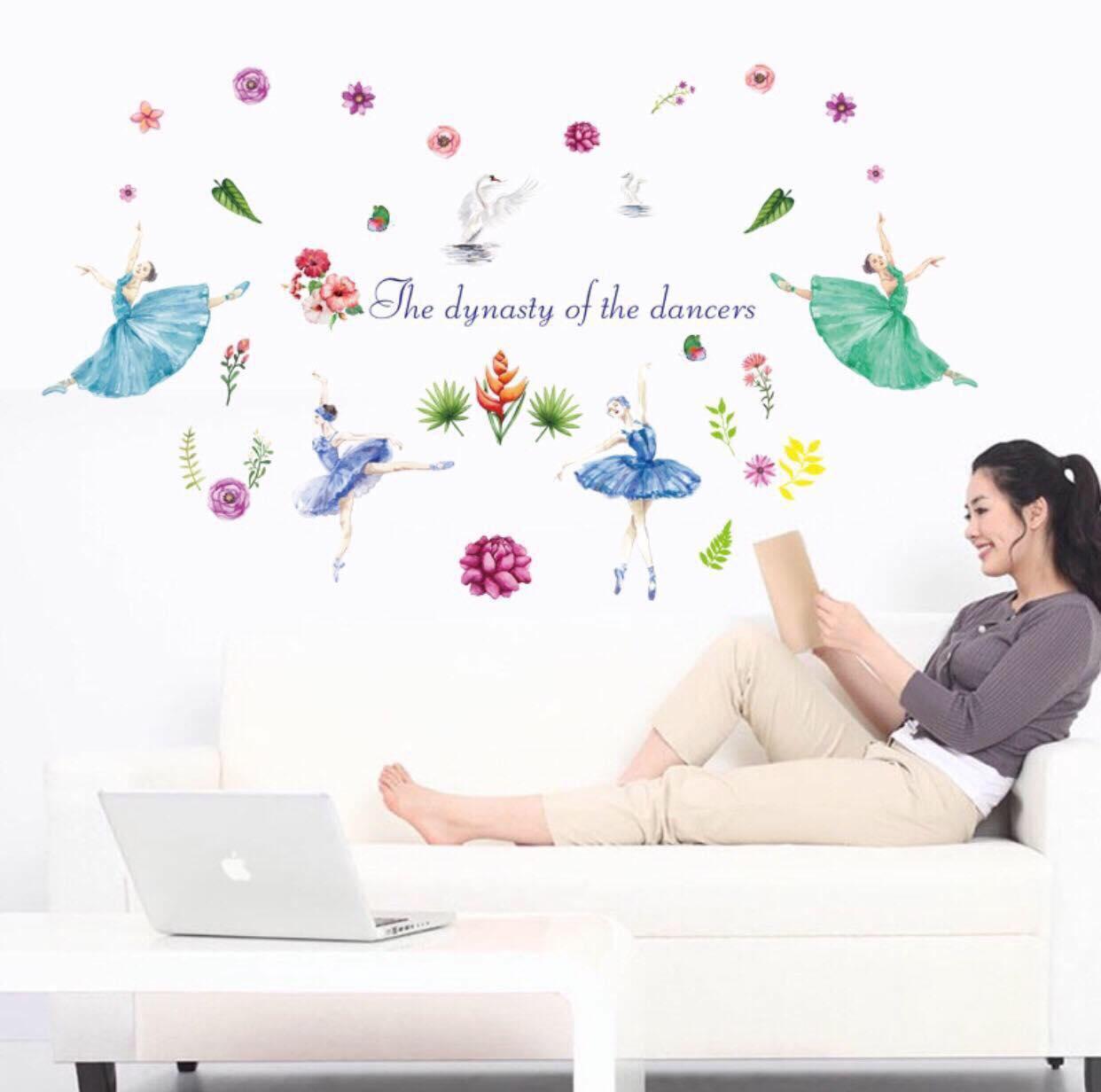 decal dán tường mẫu bé múa trang trí
