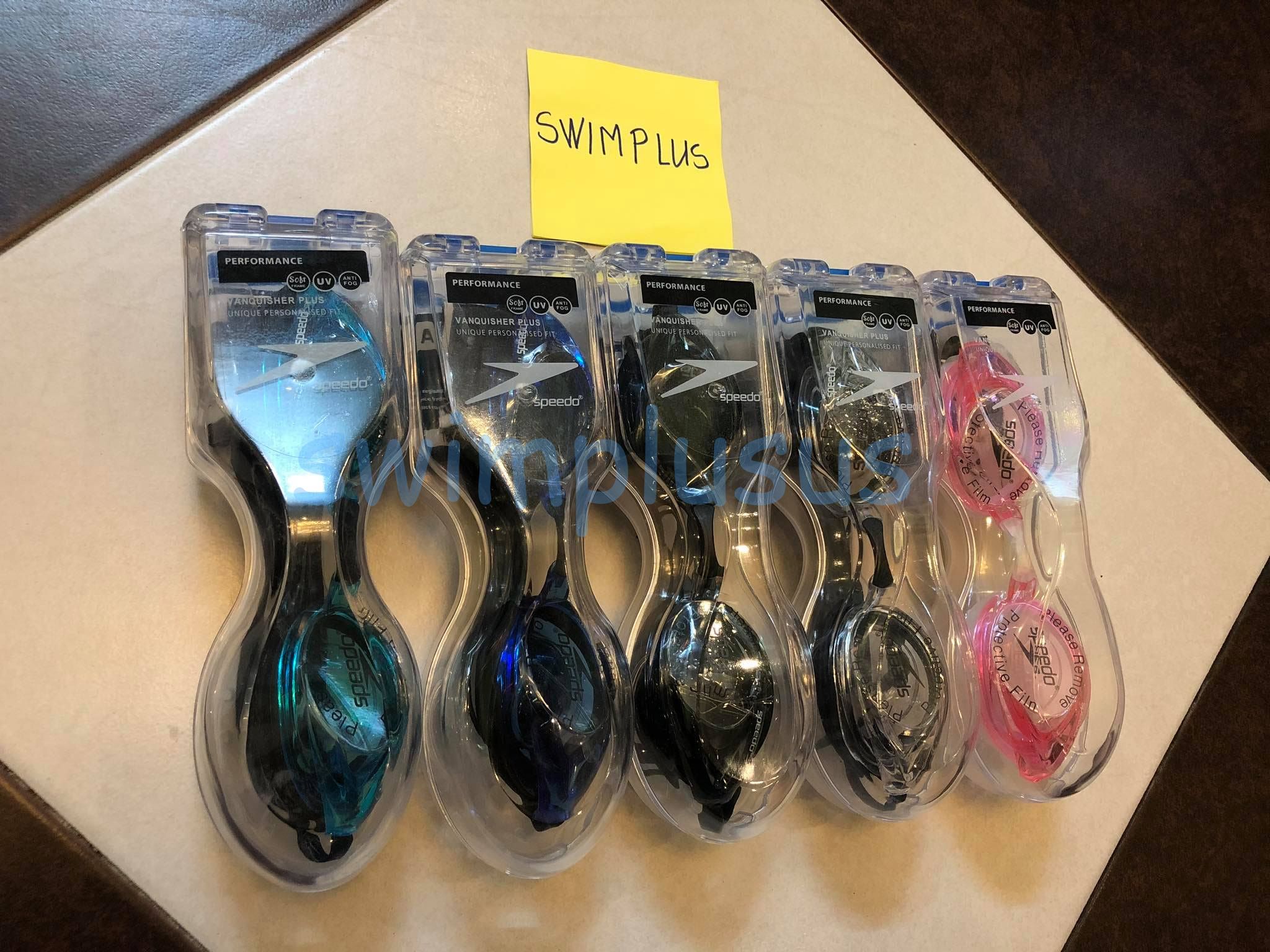 Kính bơi Vanquisher Plus Speedo trong suốt