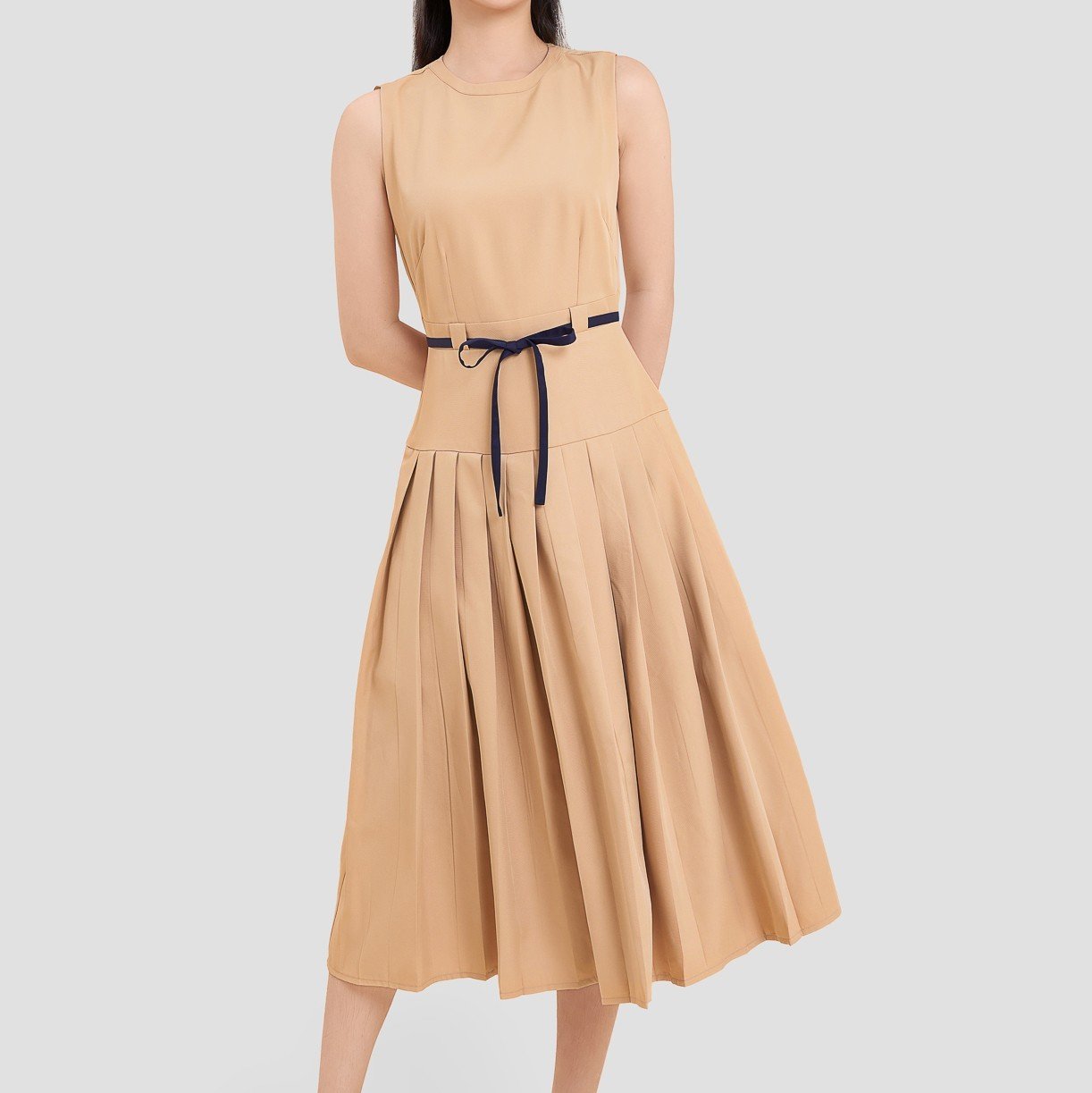Đầm midi cotton xếp ly tùng Maybi