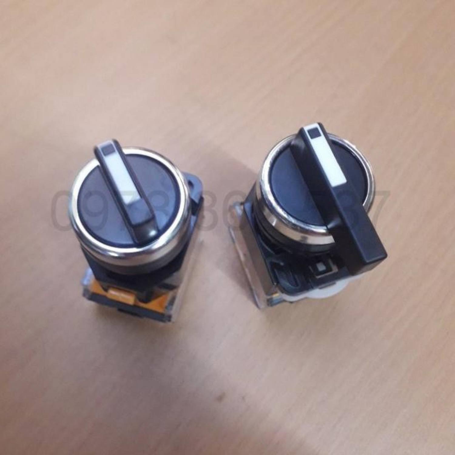 Công tắc xoay 2 vị trí, 3 vị trí LA39 phi 22