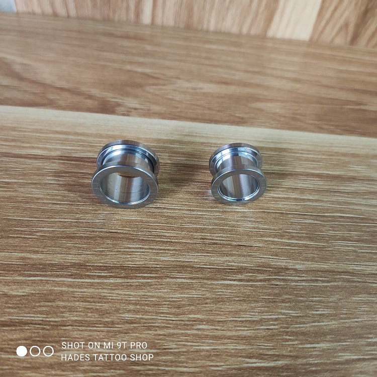 Cặp khuyên nong tai size 14mm màu Bạc